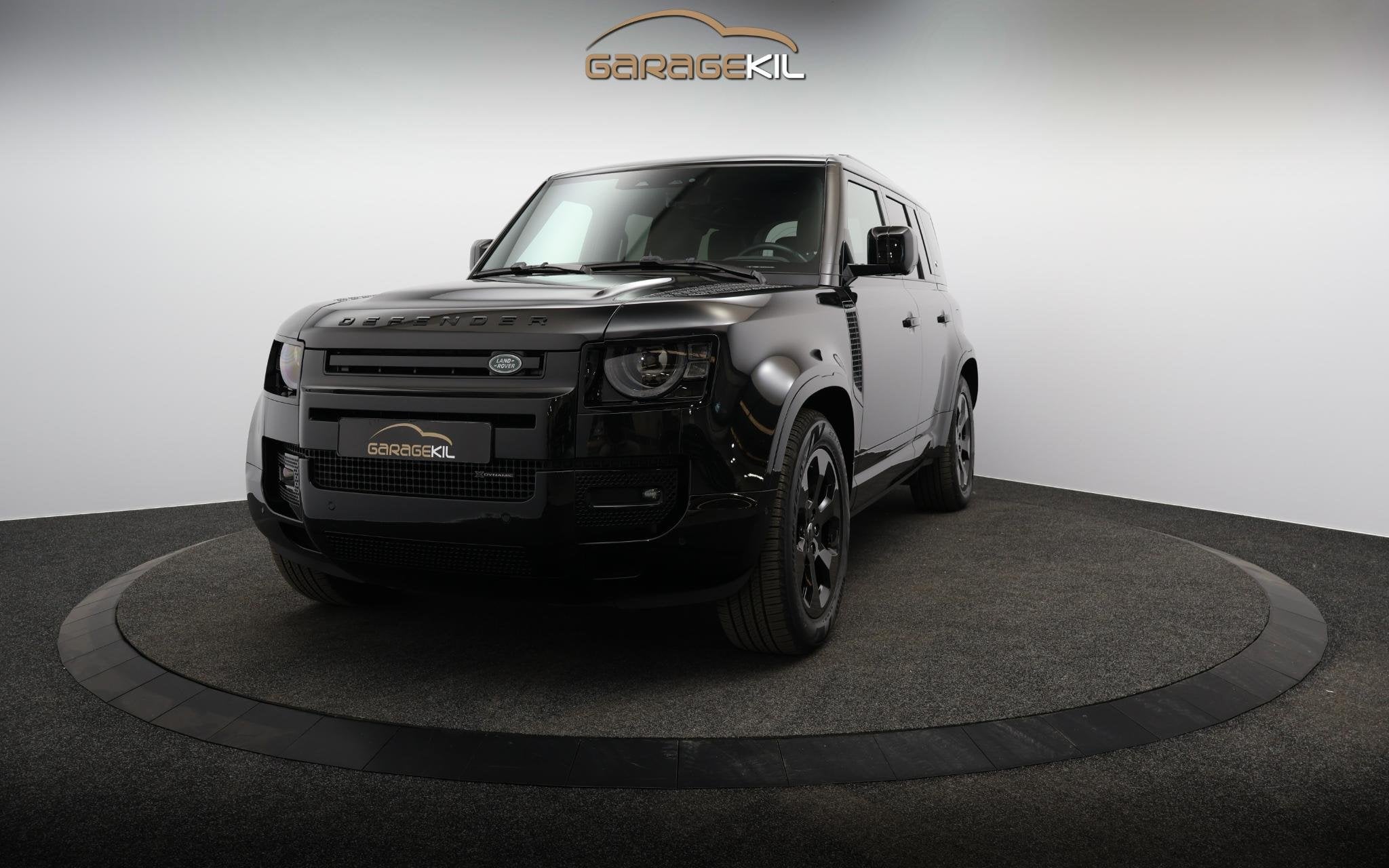 Land Rover Defender 110 2.0 P400e 110 X-Dynamic SE Dealer on, Auto's, Land Rover, Automaat, 404 pk, Gebruikt, 3000 kg