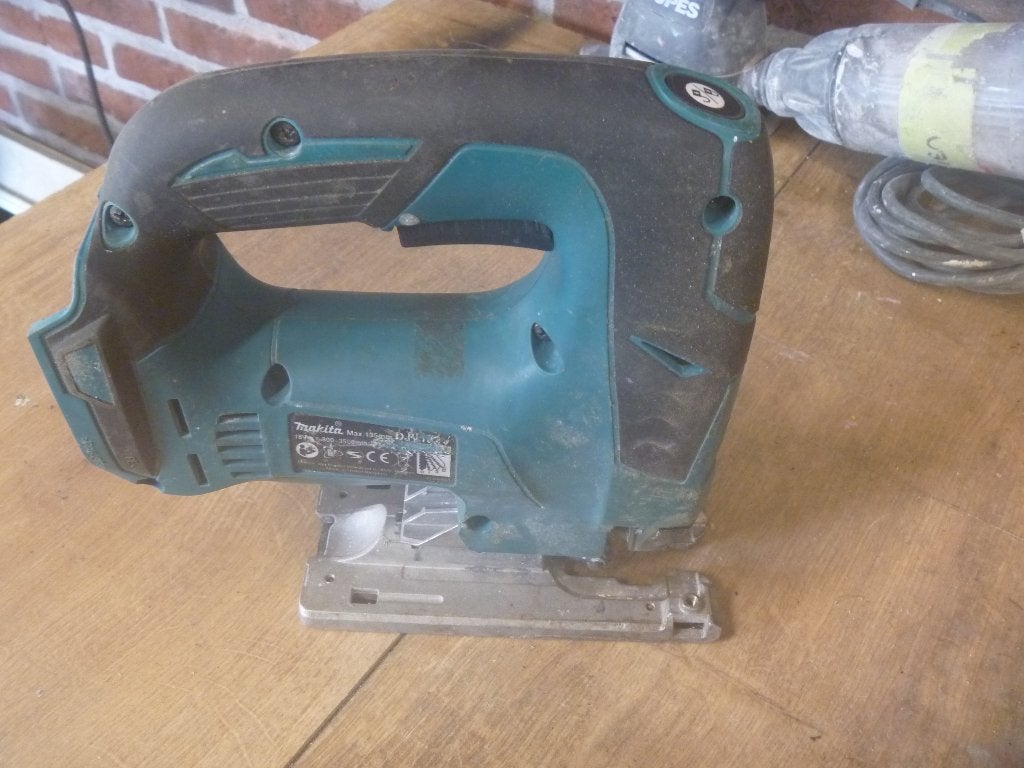 Decoupeerzaag Makita defect, Doe-het-zelf en Verbouw, Gereedschap | Zaagmachines, Gebruikt, Decoupeerzaag, Ophalen of Verzenden