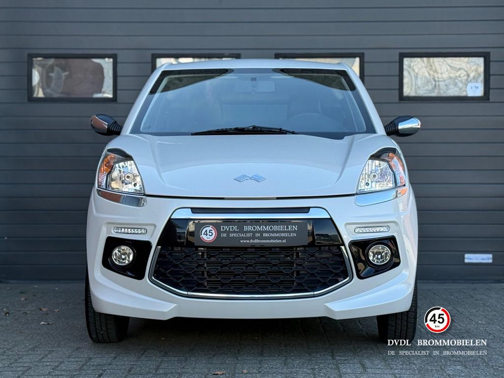 Ligier JS50L Club DCI Brommobiel 2016 1eig 11dkm NIEUWSTAAT, Gebruikt, DVDL Brommobielen, Staarten 32
5281PL  Boxtel, NL, Info@dvdlbrommobielen.nl