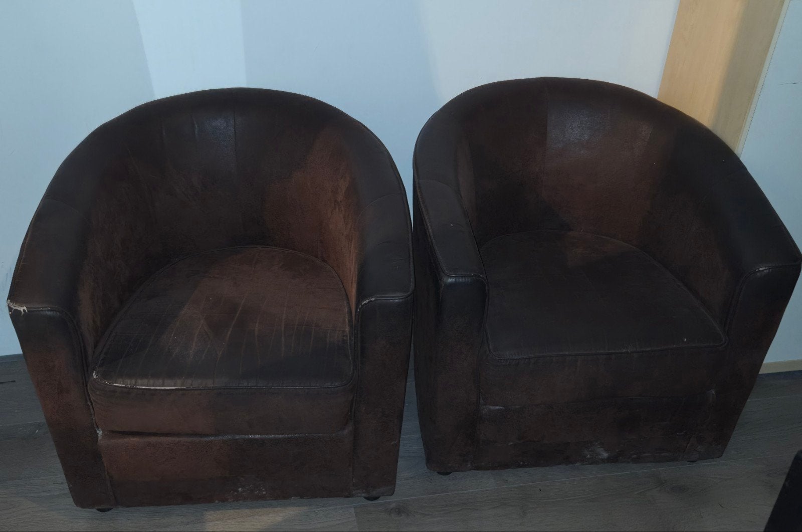 Twee bruine fauteuils, Ophalen, Gebruikt, Vintage, 75 tot 100 cm