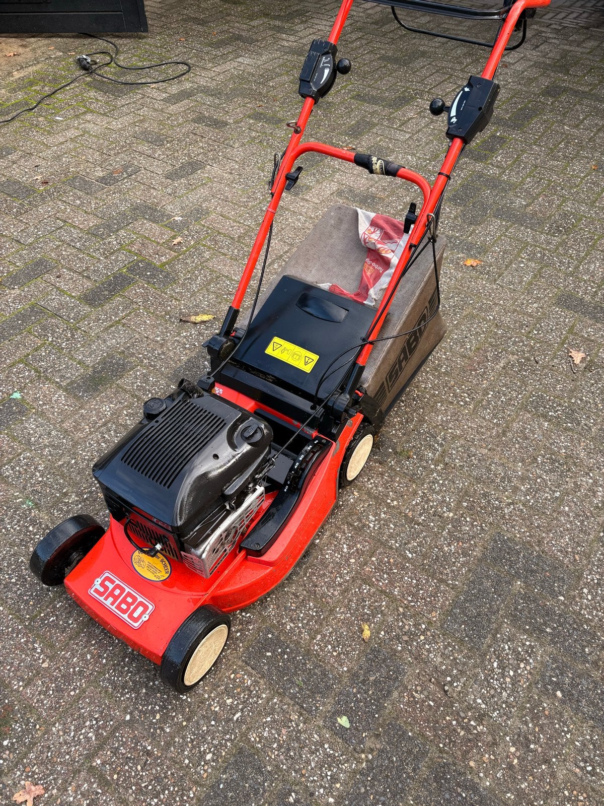 Sabo grasmaaier met benzinemotor en opvangzak, Tuin en Terras, Ophalen, Cirkelmaaier, Gebruikt, 40 t/m 49 cm
