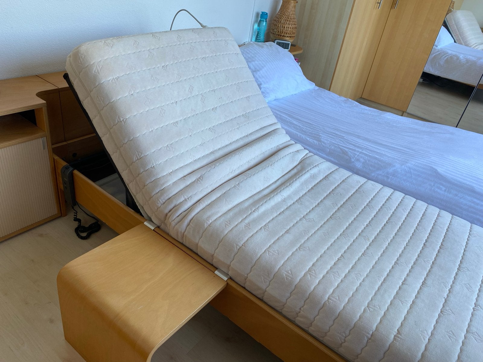 Auping elektrisch bed 2x (90x200 )cm met nachtkastjes, Ophalen, 90 cm, Eenpersoons, 200 cm