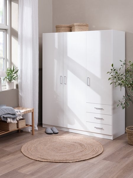 Kledingkast - Jysk fandrup, Huis en Inrichting, Kasten | Kledingkasten, Ophalen, 100 tot 150 cm, Zo goed als nieuw, 150 tot 200 cm