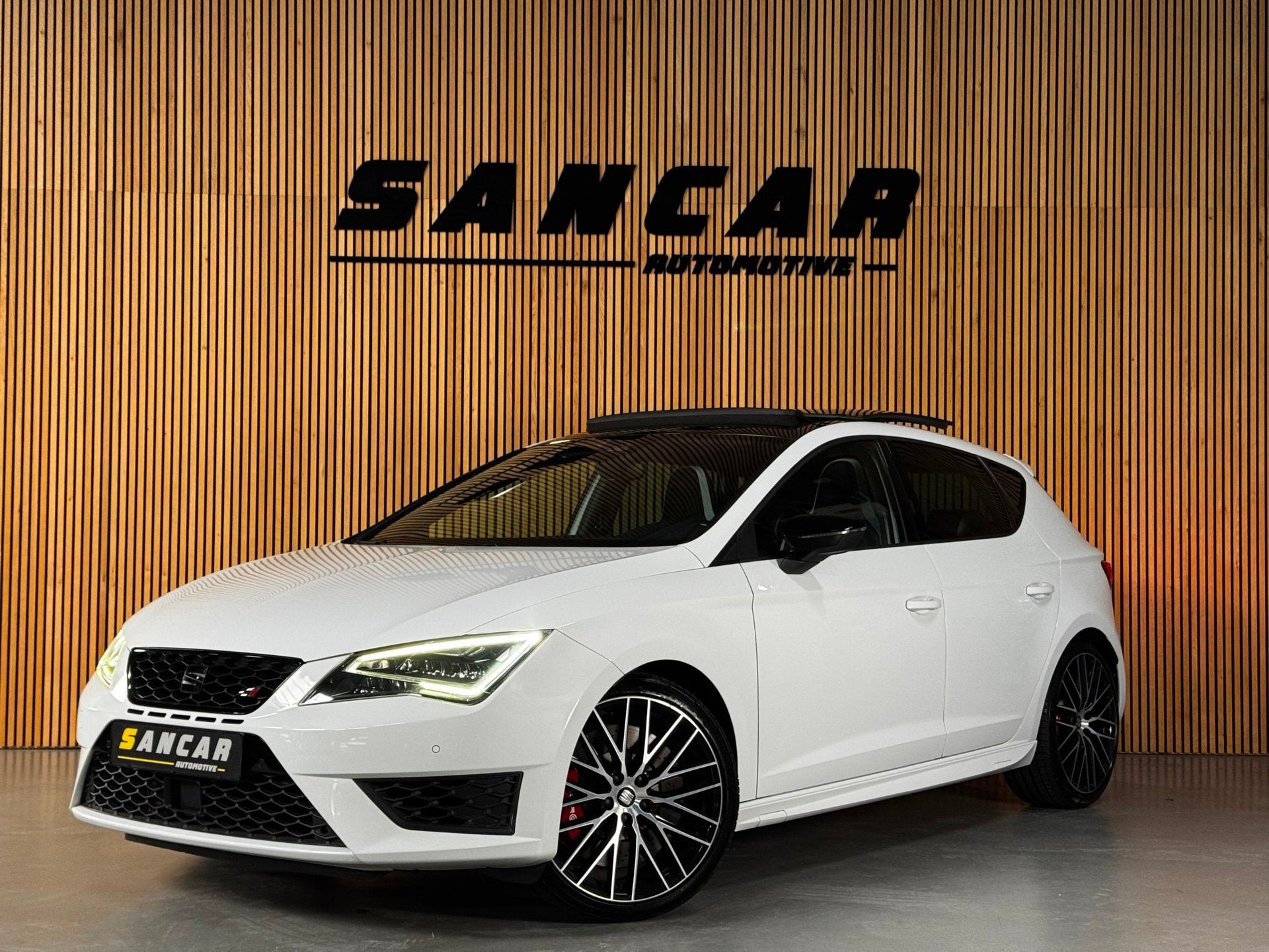 Seat Leon 2.0 TSI Cupra 290 Pano Seat Sound Brembo Kuipstoel, Auto's, Dealer onderhouden, 15 km/l, Zwart, 4 cilinders