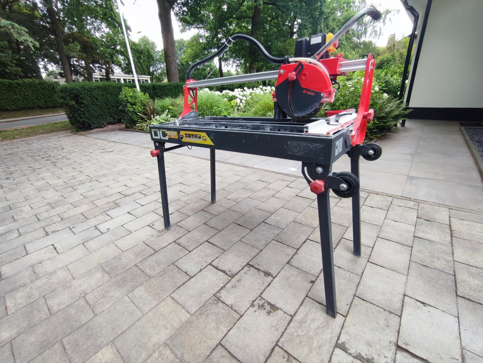 Rubi DC-250 850 Tegelzaag - Professionele Zaagmachine, Ophalen, Minder dan 30 mm, Overige typen, Zo goed als nieuw