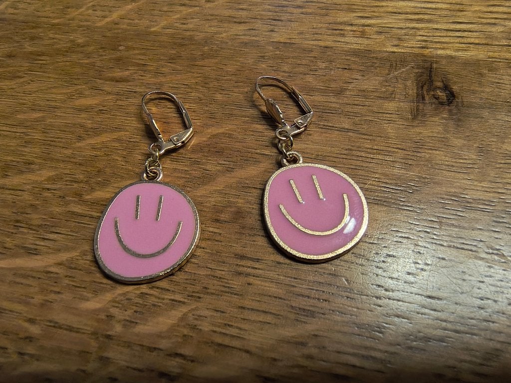 Oorbellen pink smile, Overige materialen, Hangers, Nieuw, Ophalen of Verzenden