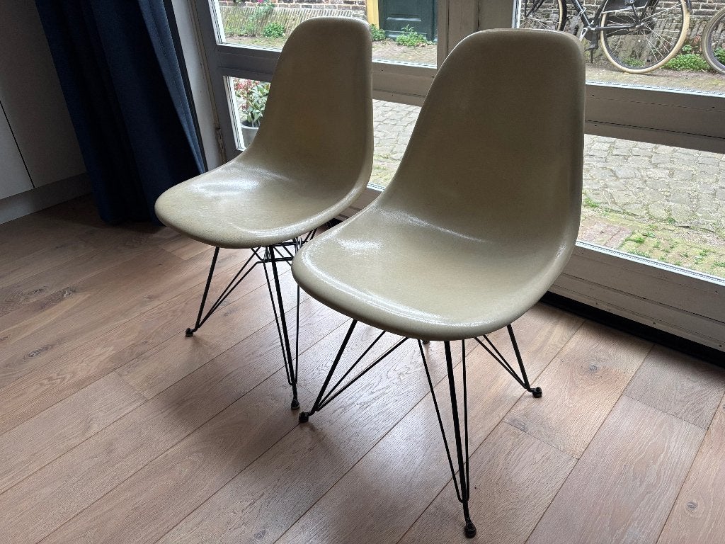 2x Eames Miller Vitra DSR glasvezel side chairs – parchment, Huis en Inrichting, Stoelen, Ophalen, Gebruikt, Twee, Wit