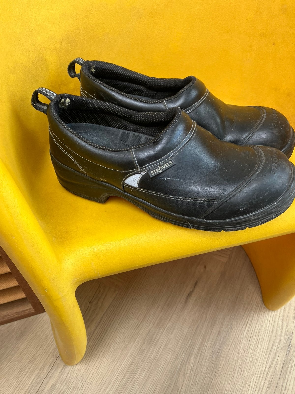 Werkklompen strovels met stalen neus mt. 42 zwart, Kleding | Heren, Ophalen, Gedragen, Zwart, Werkschoenen