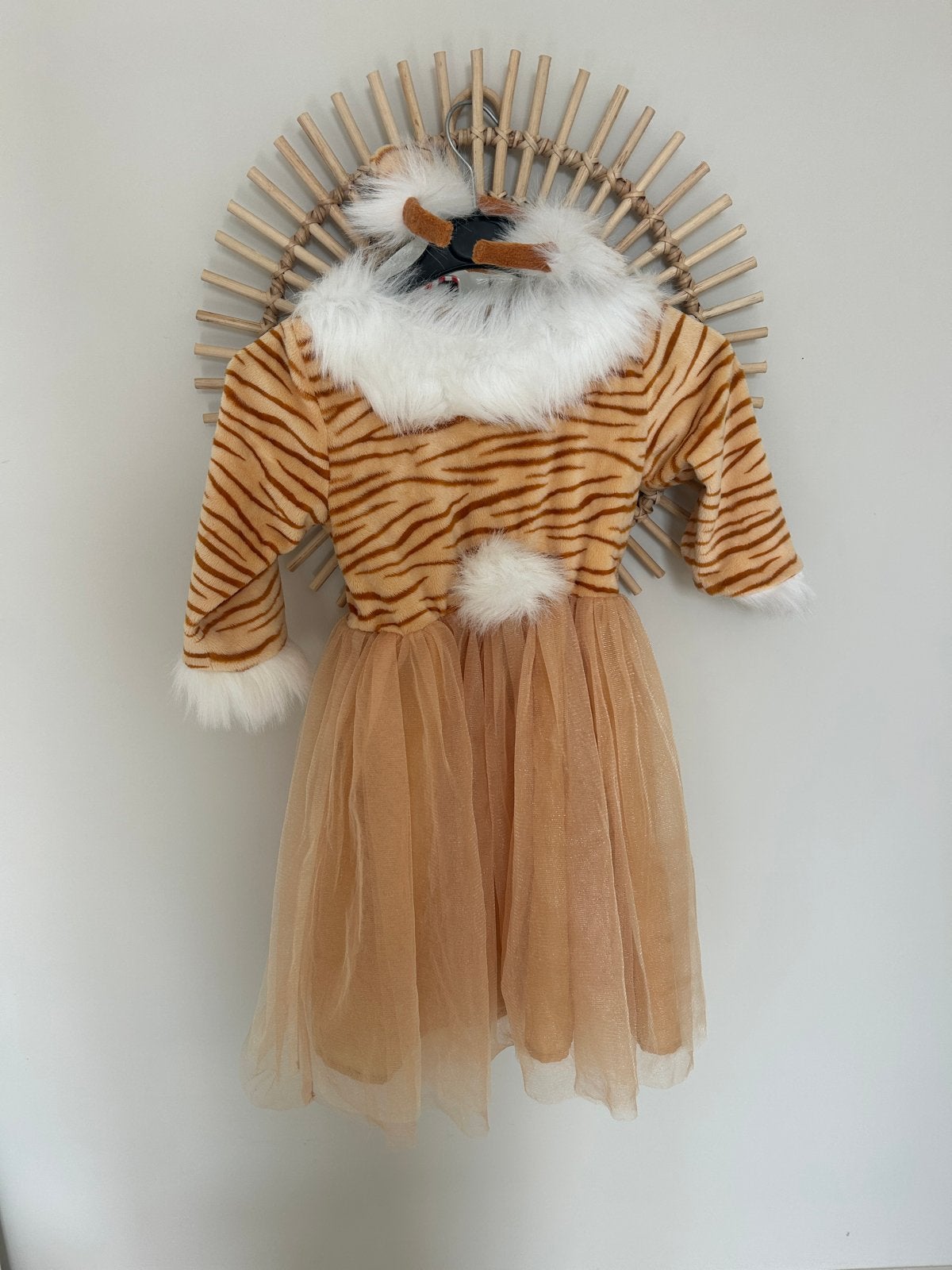 Tijger verkleedjurk Souza! maat 110-122 cm, Kinderen en Baby's, Carnavalskleding en Verkleedspullen, Ophalen of Verzenden, Zo goed als nieuw