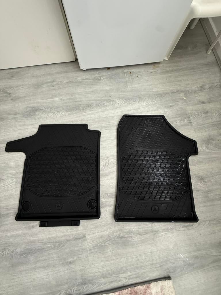 Mercedes-Benz vito orjinal rubberen automatten (voor), Auto diversen, Ophalen of Verzenden, Gebruikt