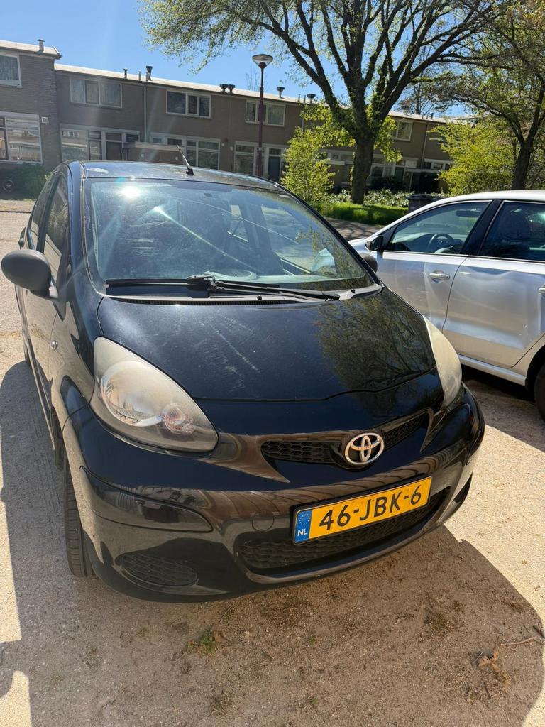 Toyota Aygo 1.0 12V Vvt-i 5DRS 2009 Zwart, Voorwielaandrijving, 4 stoelen, Origineel Nederlands, Handgeschakeld