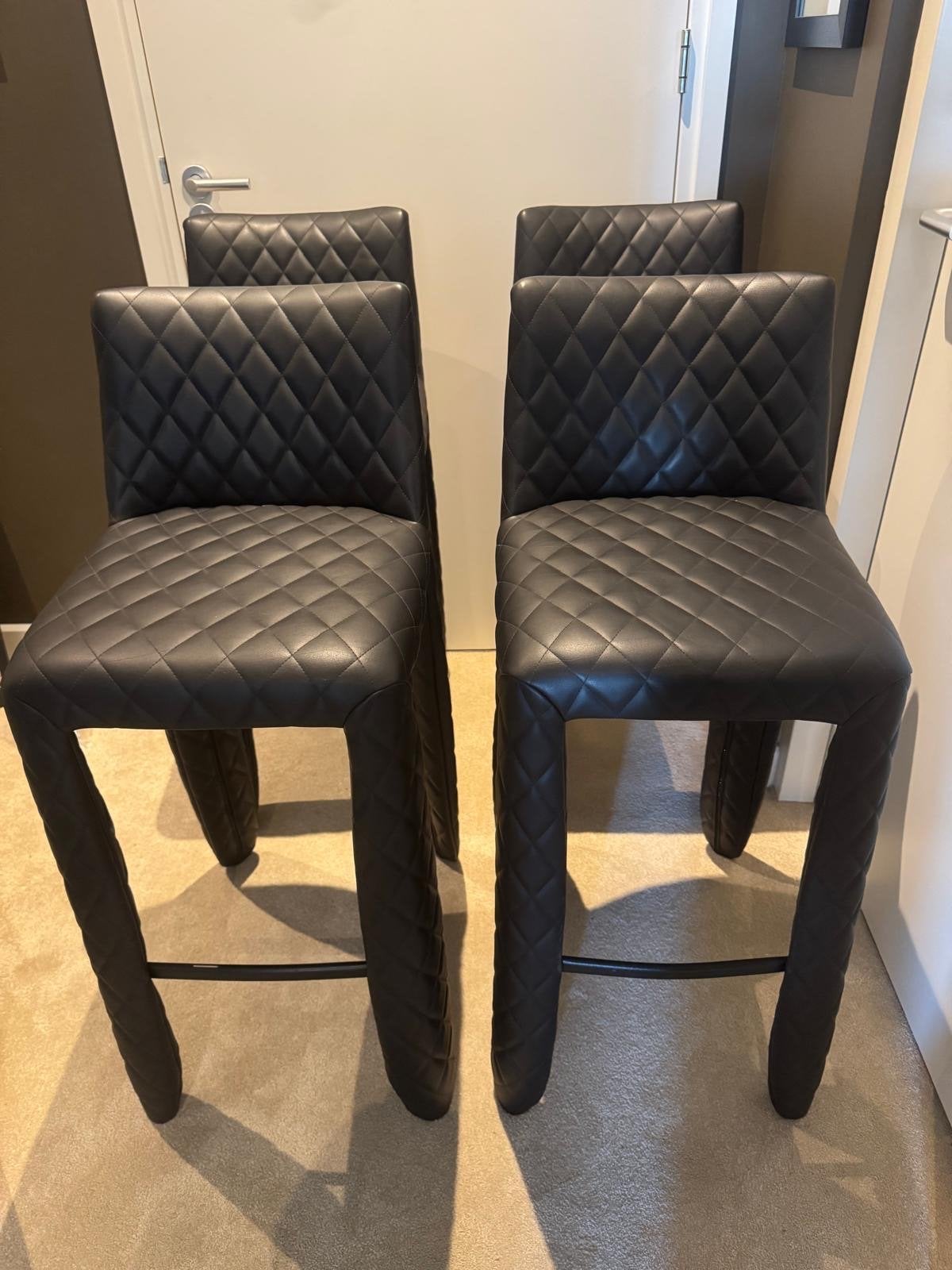Set van 4 Marcel Wanders Monster barkrukken, zwart leer, Huis en Inrichting, Barkrukken, Ophalen, Met voetsteun, Nieuw, Leer