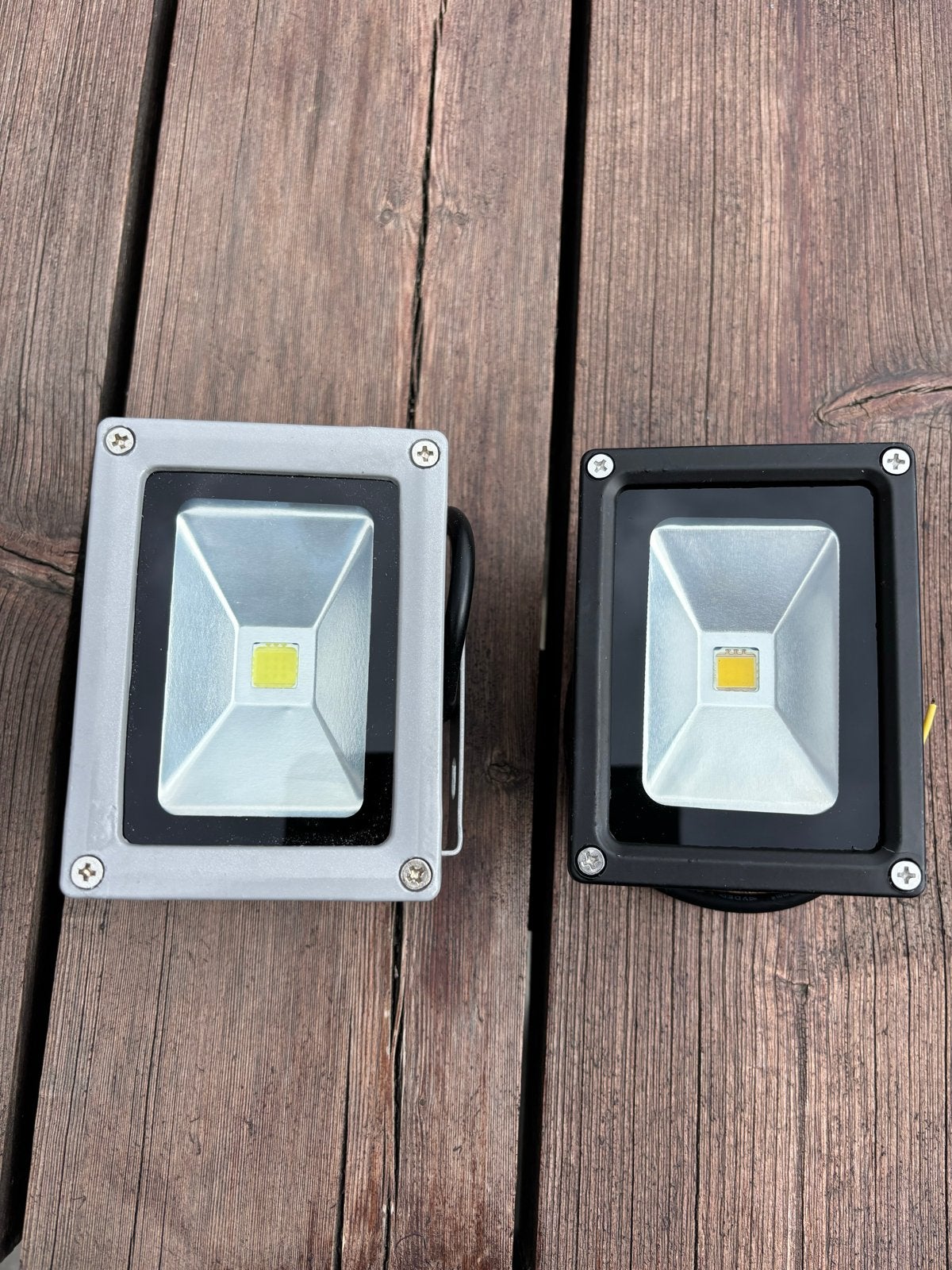 24 stuks LED Floodlight 10W - Warm Wit - IP65 Waterdicht, Ophalen, Minder dan 50 watt, Lamp met armatuur, Nieuw
