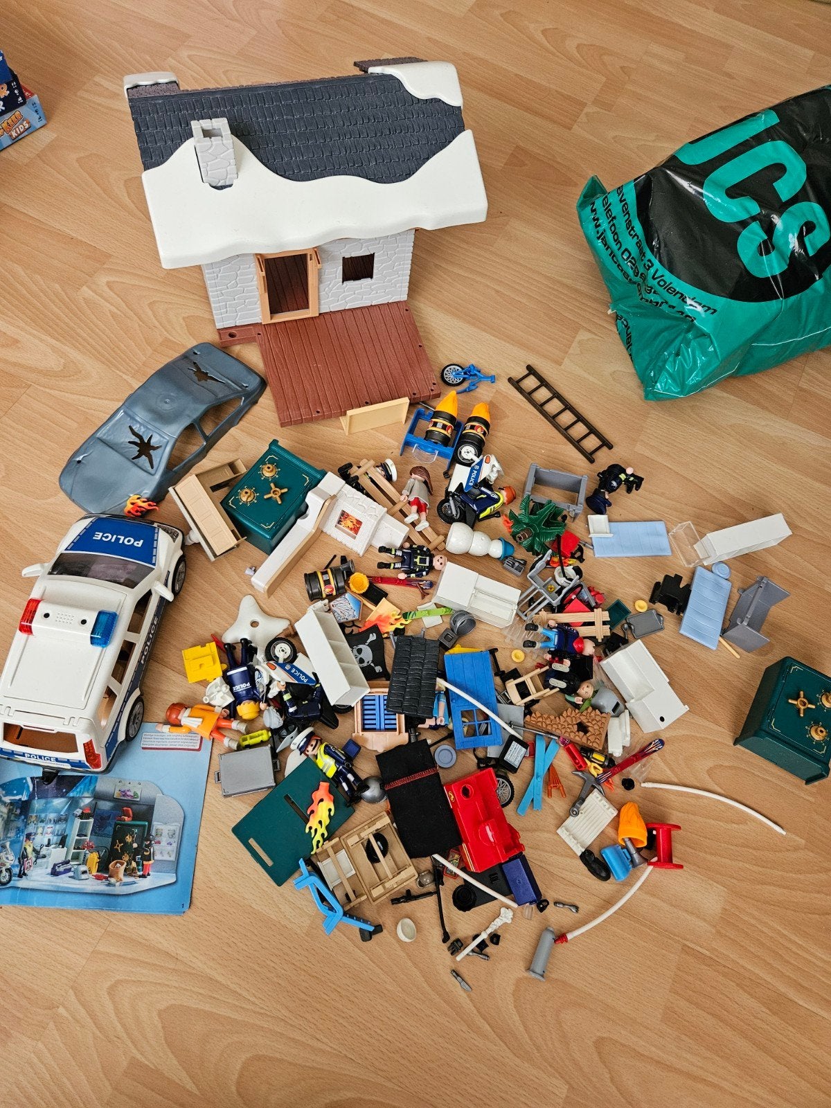 Grote partij Playmobil skihut, brandweer, politie en meer, Ophalen, Gebruikt, Jongen of Meisje