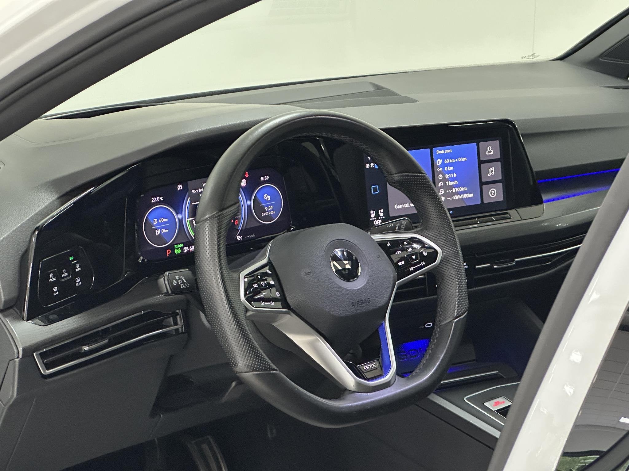 Volkswagen Golf 1.4 eHybrid GTE LEDER | SOH 95,1 % | PANORAM, Auto's, Gebruikt, Met garantie (alle), Wit, 1524 kg