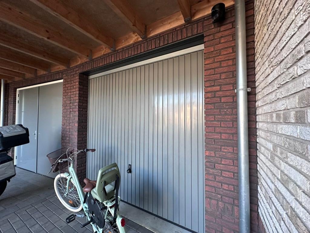 Hörmann Garagedeur 2500x2375 mm - Zo goed als nieuw, Info@hormann.nl, Postbus 123, 1234 AB Barneveld, Hörmann Nederland B.V., Garagedeur