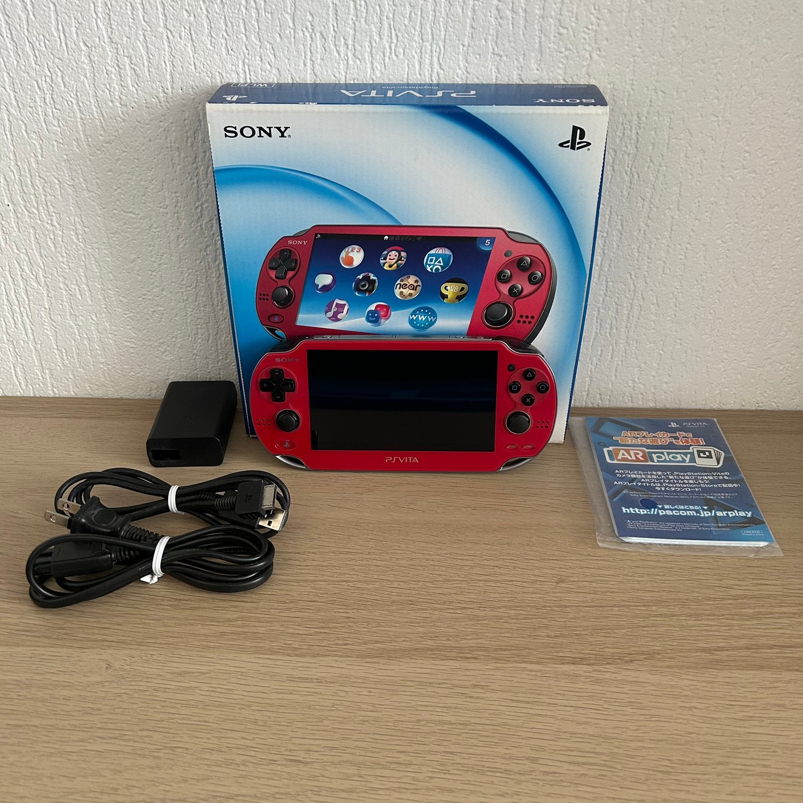 PlayStation Vita Cosmic Red PCH-1000 OLED, Spelcomputers en Games, Spelcomputers | Sony PSP, Verzenden, Zo goed als nieuw, PSP 3000