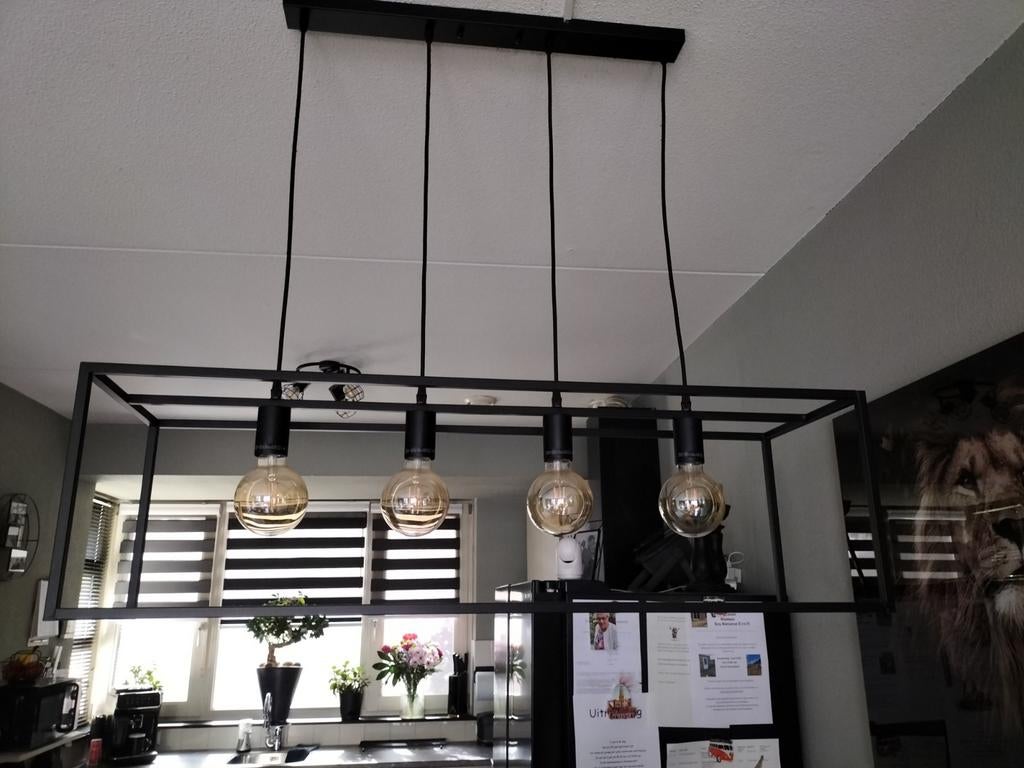 Moderne hanglamp met 4 Edison lampen - Zwart metaal, Huis en Inrichting, Lampen | Hanglampen, Ophalen of Verzenden, Zo goed als nieuw