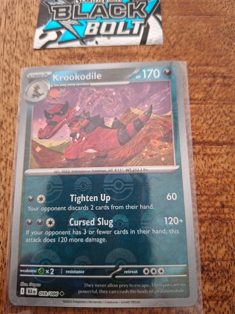 Pokemon Krokodile (pokeball) (059/086) – Black Bolt, Ophalen of Verzenden, Nieuw, Losse kaart, Foil