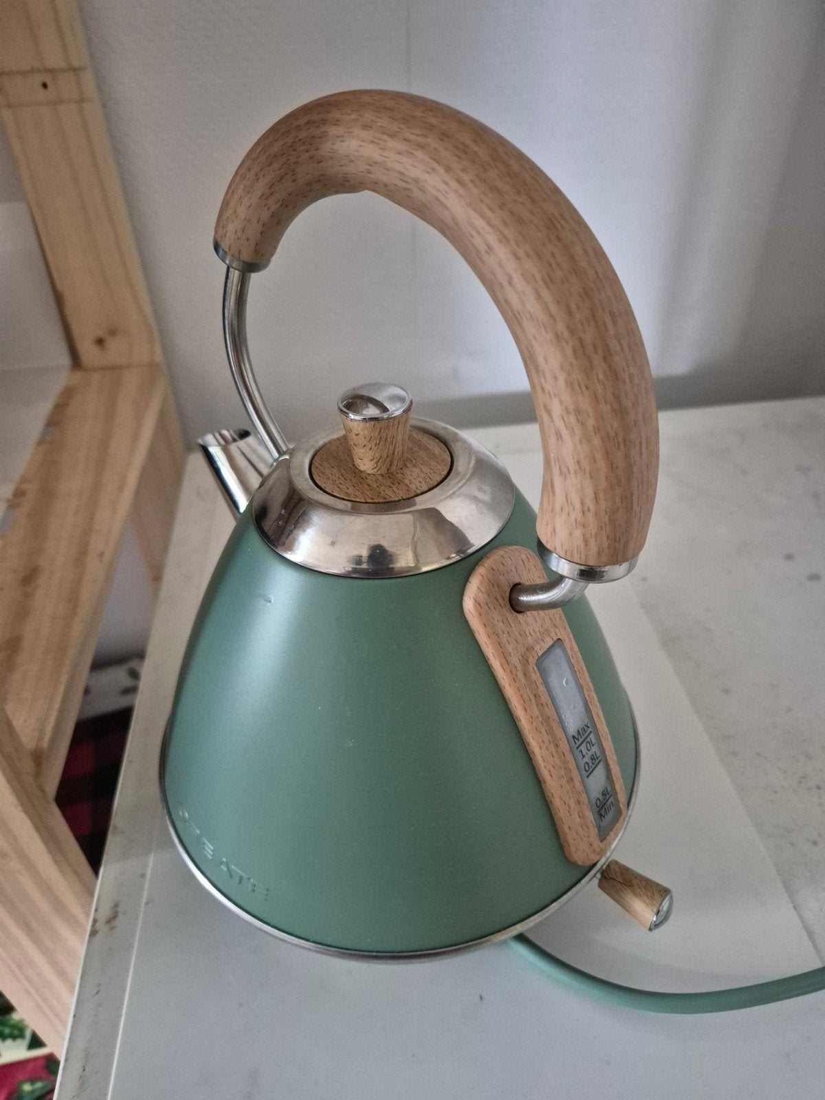 CREATE waterkoker - Groen met houten accenten, 1 tot 2 liter, Ophalen, Zo goed als nieuw