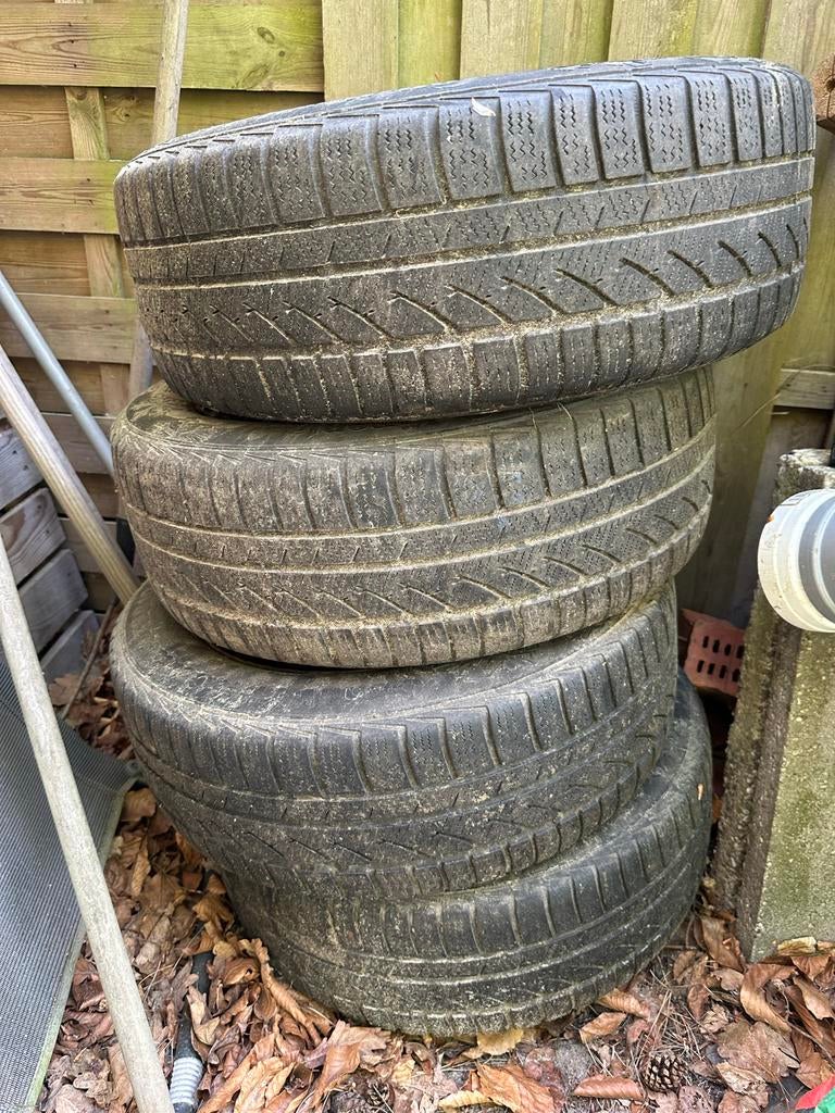 VW Caddy winterbandenset op stalen velgen – 205/55 R16, Ophalen, 16 inch, Banden en Velgen, Bestelwagen