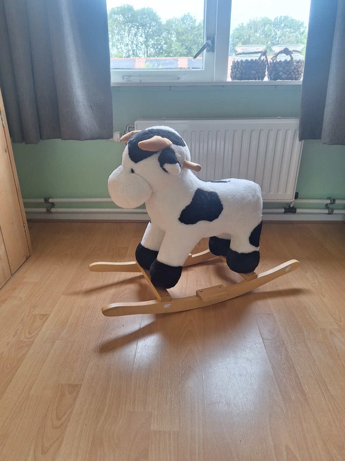 Leuke koe hobbelfiguur.
In goede staat.
Enorm schattig als d, Gevondenengemaakt@gmail.com, Onbekend, Ophalen of Verzenden, Zo goed als nieuw