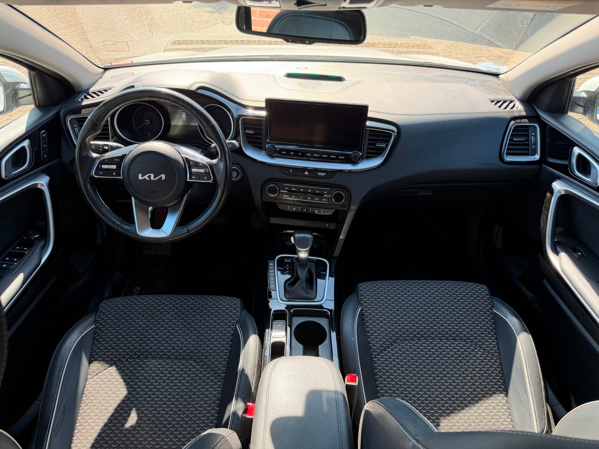 Kia Ceed Sportswagon 1.6 GDI PHEV ACC I Blindspot I Lane-Ass, Auto's, Dealer onderhouden, Gebruikt, Zwart, Wit