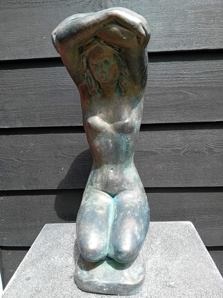 TUINBEELD NAAKTE VROUW, Ophalen