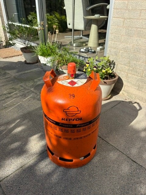 Repsol propaangasfles met drukregelaar voor Spanje, Ophalen, Zo goed als nieuw