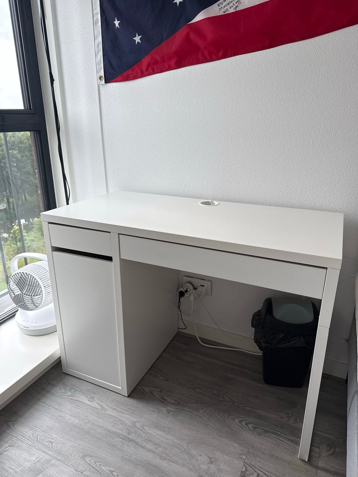 MICKE Wit bureau/table met lade en opbergruimte, Ophalen, Gebruikt, Met lades, Spaanplaat of MDF