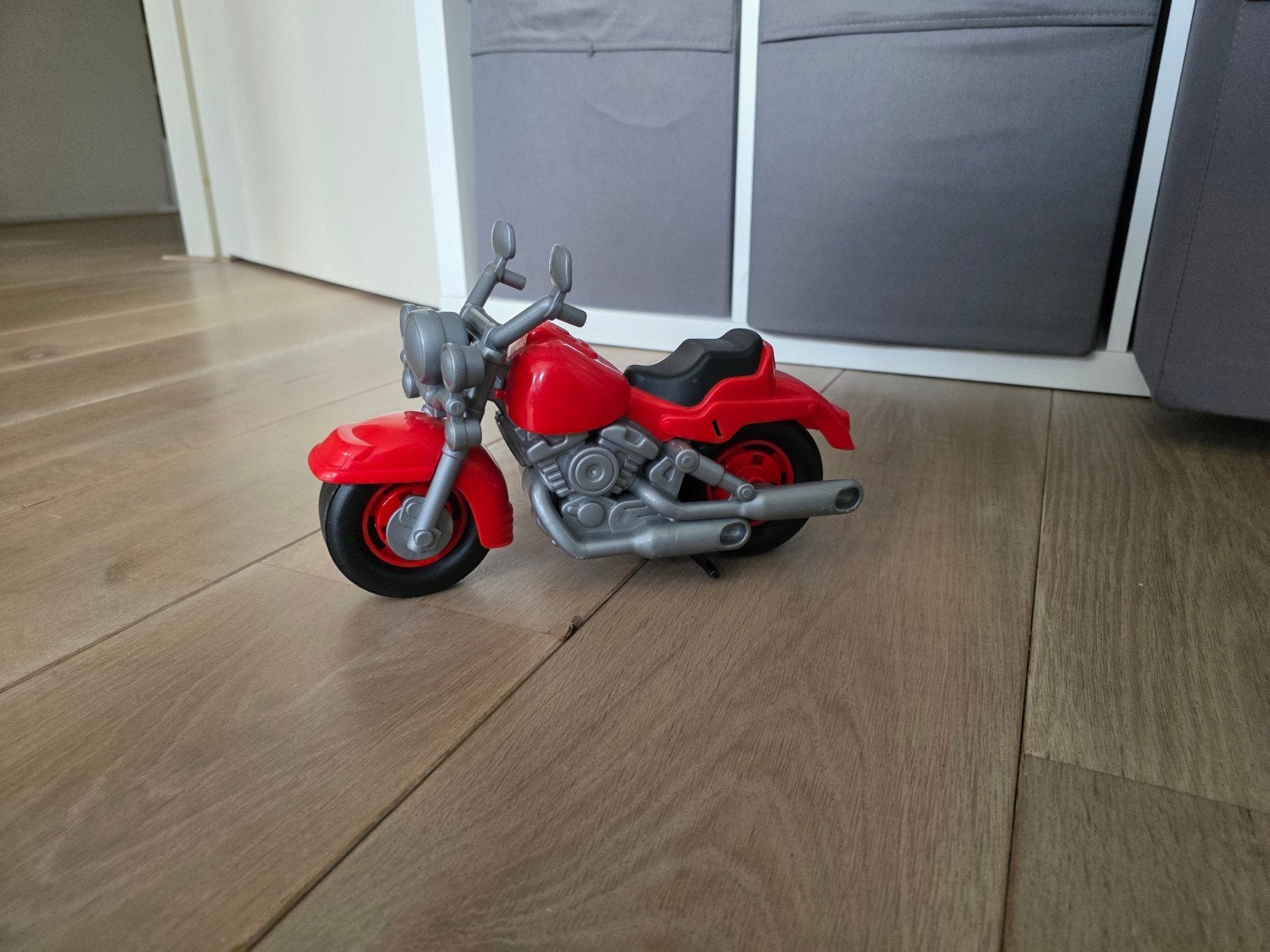 Rode speelgoedmotor, chopper model, Kinderen en Baby's, Ophalen of Verzenden, Gebruikt
