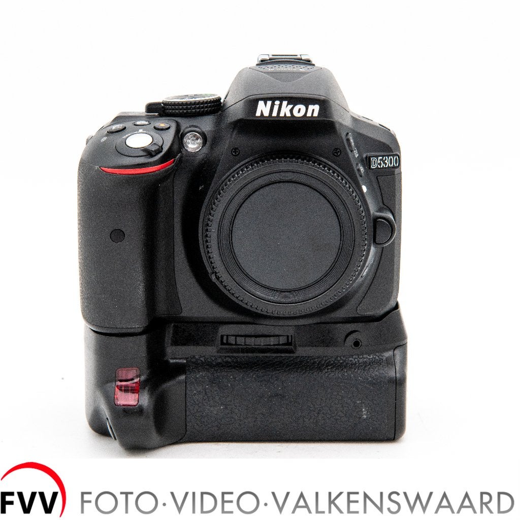 Nikon D5300 body + Grip, Spiegelreflex, Ophalen of Verzenden, Zo goed als nieuw, 24 megapixels