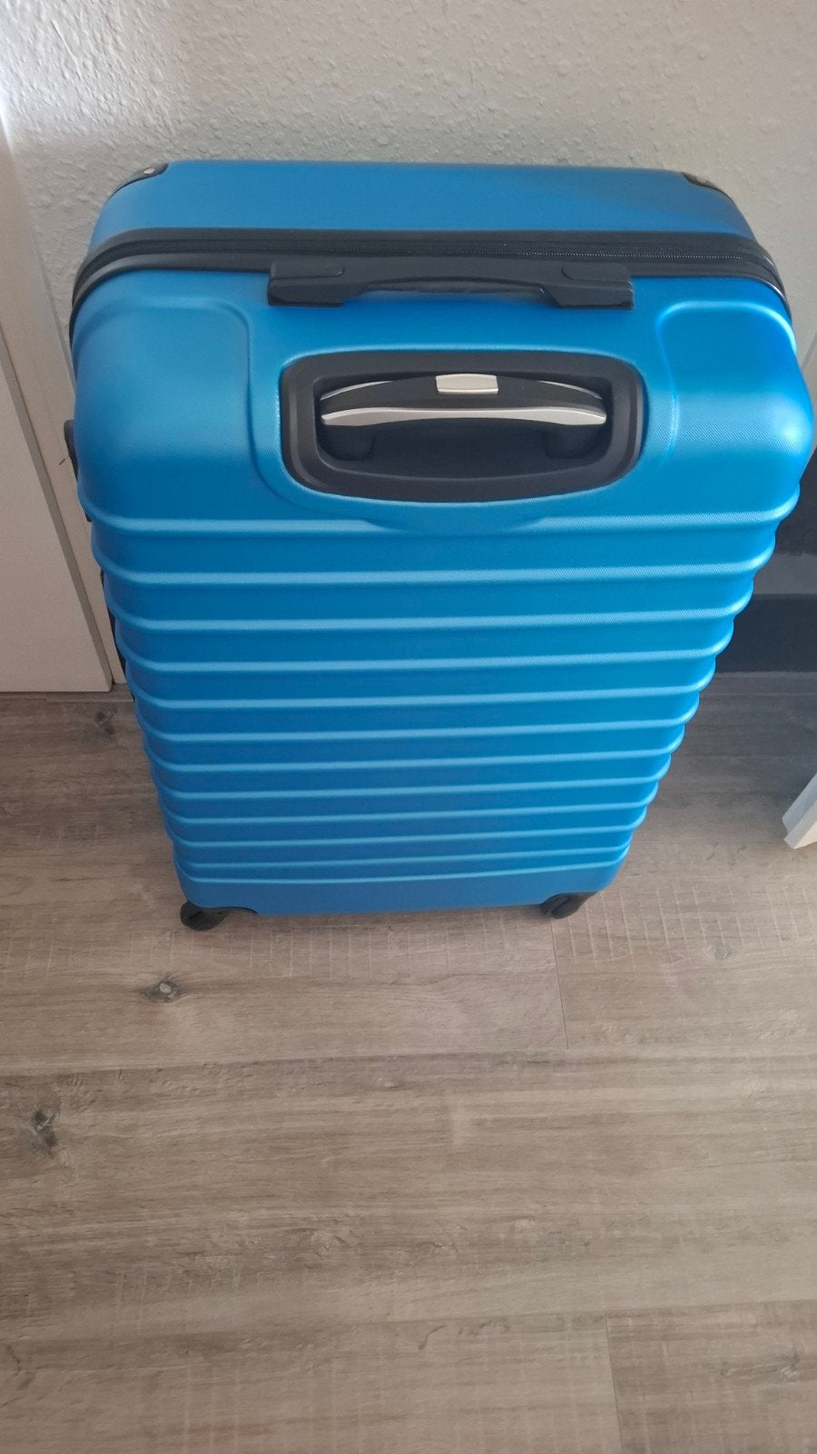 Nieuwe kunstof grote koffer met cijferslot, Hard kunststof, Nieuw, Slot, Minder dan 35 cm