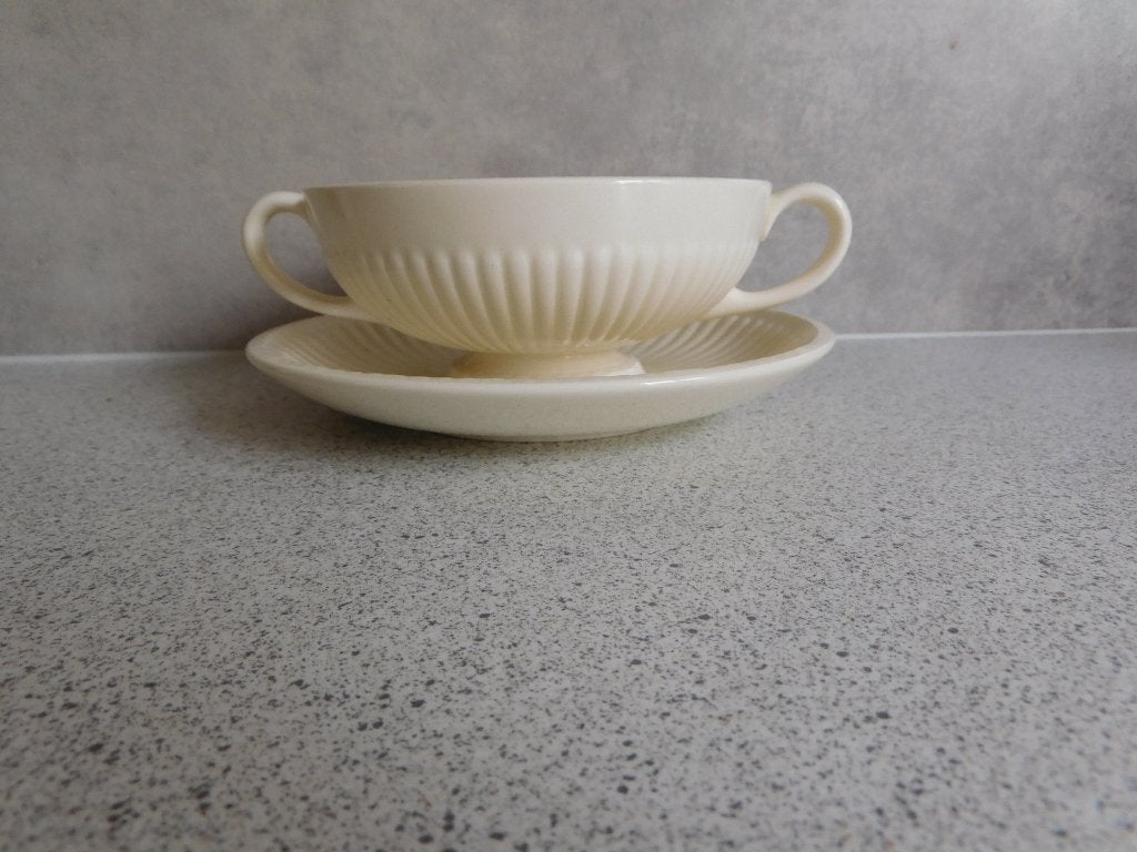 Soepkop en schotel Edme Wedgwood, Ophalen of Verzenden, Zo goed als nieuw, Aardewerk, Kop(pen) en/of Schotel(s)