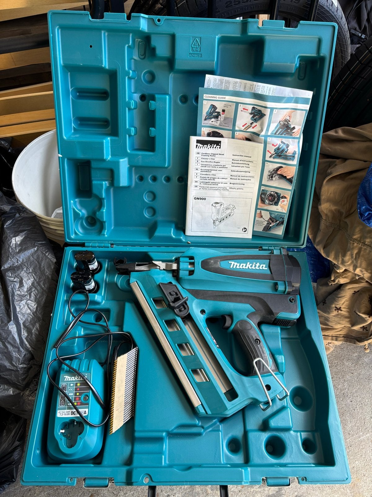 Makita GN900 Accu tacker op gas in koffer, Ophalen, Gebruikt, Tacker/nietmachine, Makita