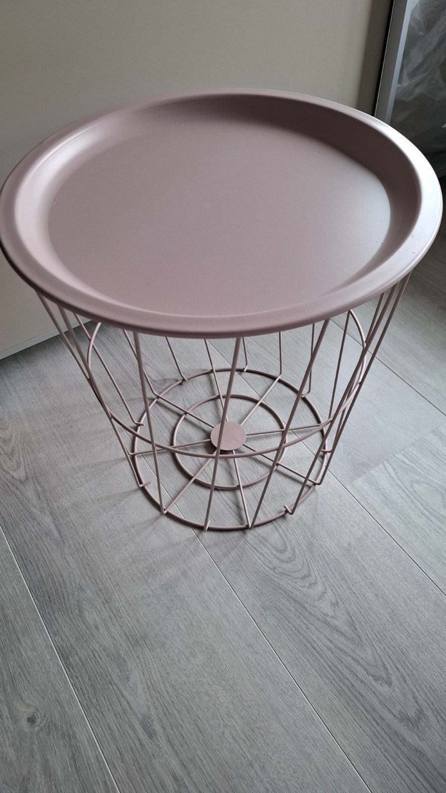 2 in 1 bijzettafel en draadmand, Minder dan 55 cm, Rond, Zo goed als nieuw, Ophalen