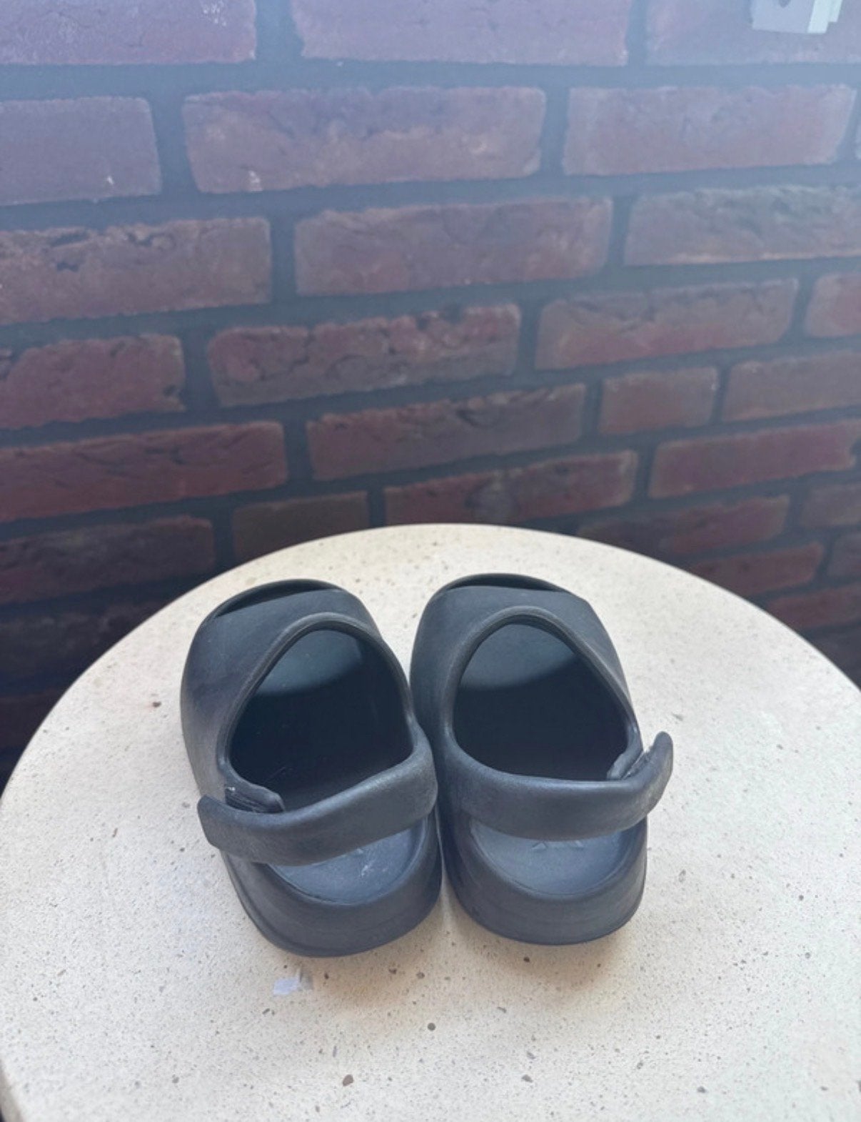 Yeezy adidas slides maat 25 Origineel, Jongen of Meisje, Schoenen, Ophalen of Verzenden, Zo goed als nieuw
