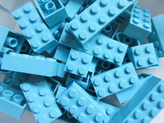 nr. 0052, 45 azure Lego stenen 2 noppen breed, div. maten., Kinderen en Baby's, Ophalen of Verzenden, Zo goed als nieuw, Losse stenen