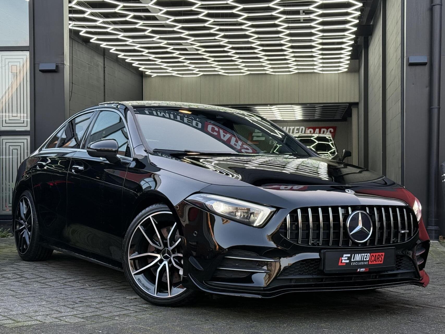 Mercedes AMG 35 4MATIC | BURMESTER | 360 CAMERA, Auto's, Automaat, 1490 kg, Gebruikt, Zwart