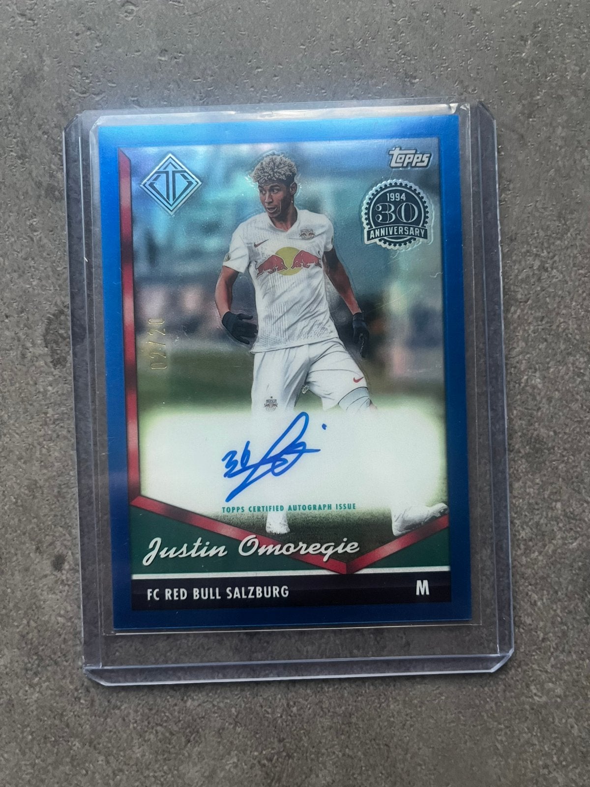 Topps 30 Year Anniversary Justin Omoregie On Card Auto /20, Ophalen of Verzenden, Zo goed als nieuw, Plaatje
