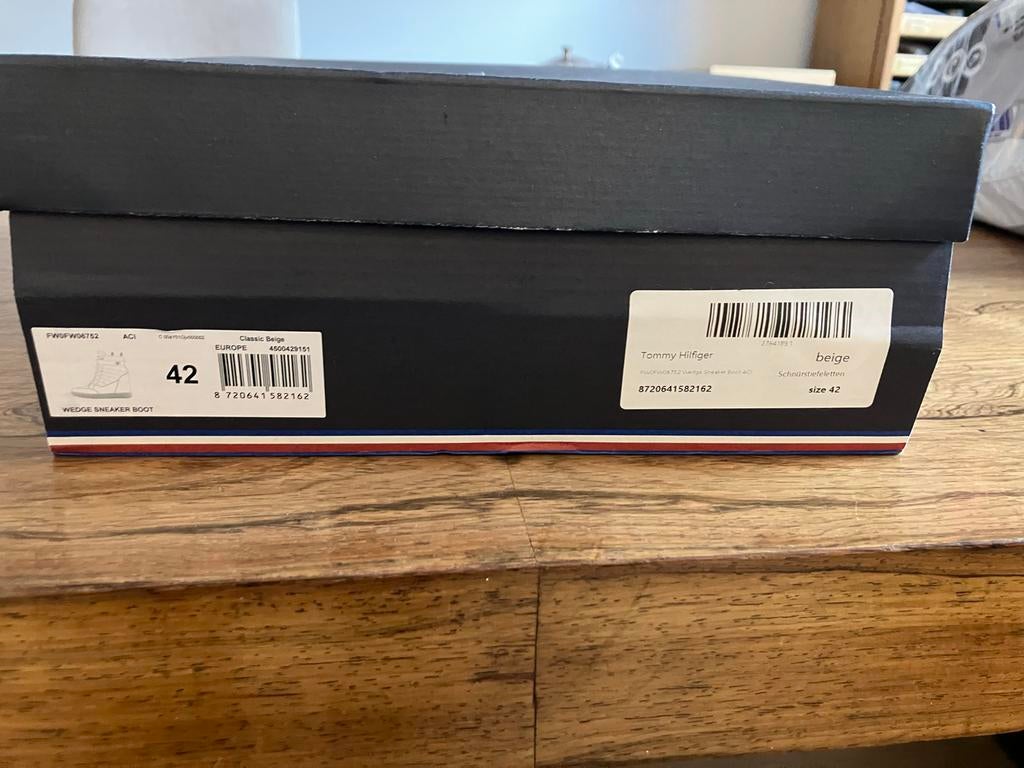 Tommy Hilfiger Wedge Sneaker Boots Maat 42 - Nieuw, Kleding | Dames, Ophalen of Verzenden, Zo goed als nieuw, Beige, Sneakers of Gympen