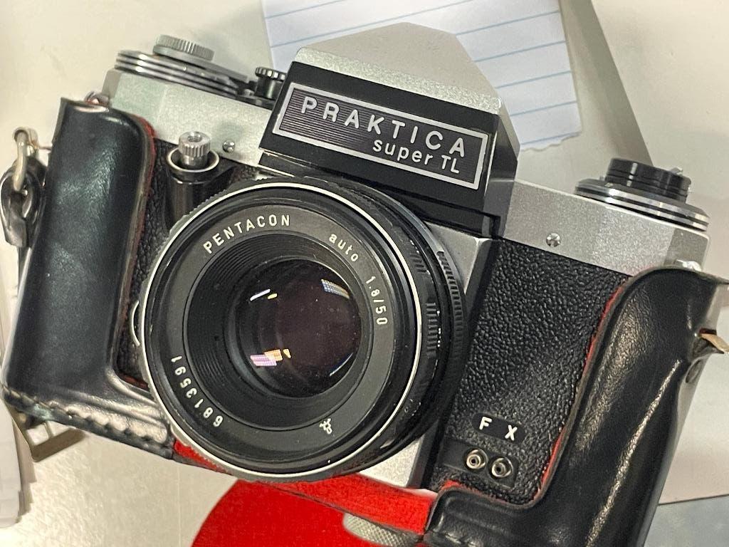 Praktica Super TL vintage analoge fotocamera body + M42 lens, Audio, Tv en Foto, Fotocamera's Analoog, Ophalen of Verzenden, Gebruikt