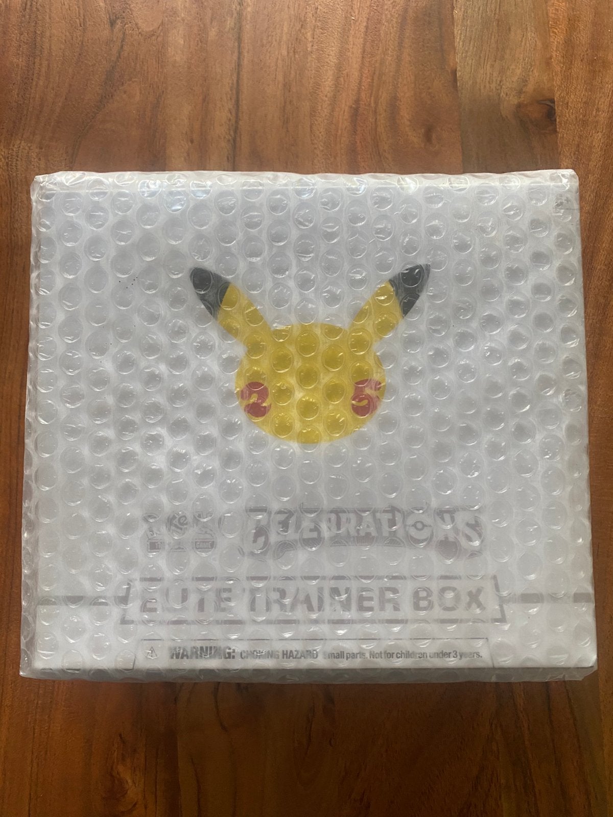 Pokémon Celebrations Elite Trainer Box – 25th Anniversary, Ophalen of Verzenden, Zo goed als nieuw, Boosterbox