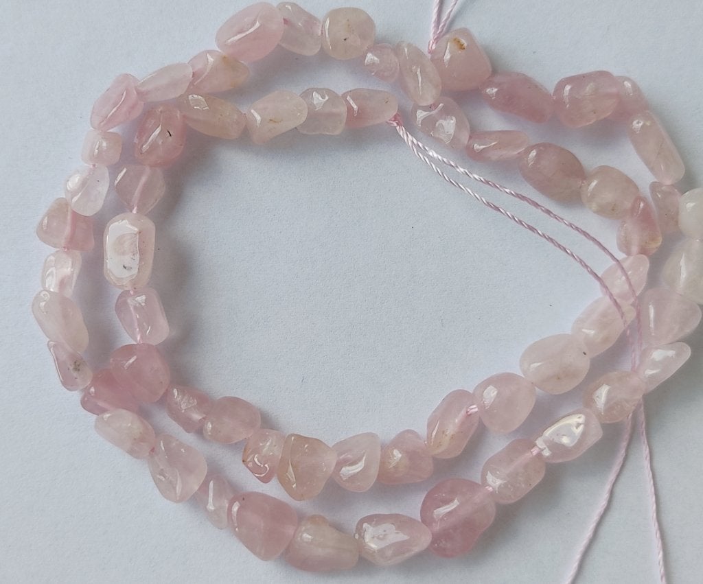 DMbeads: Rozenkwarts nuggets kralen. Per streng..., Ophalen of Verzenden, Nieuw, Kraal
