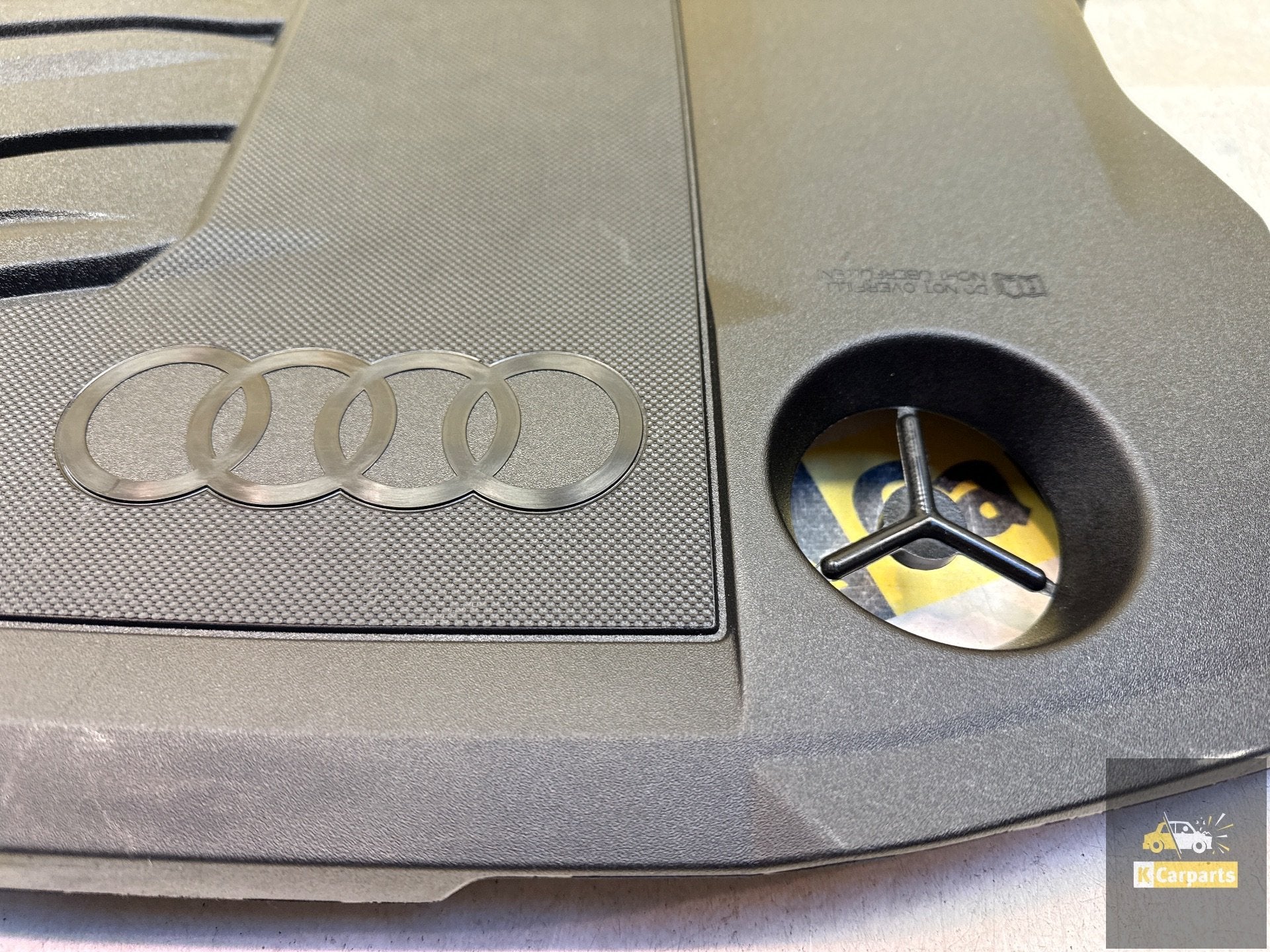 Audi A6 C8 Motor beschermplaat 2018-2025 0122938A origineel, Gebruikt, Voor, AUDI AG, Auto-Union-Strasse 1
85045  Ingolstadt, DE