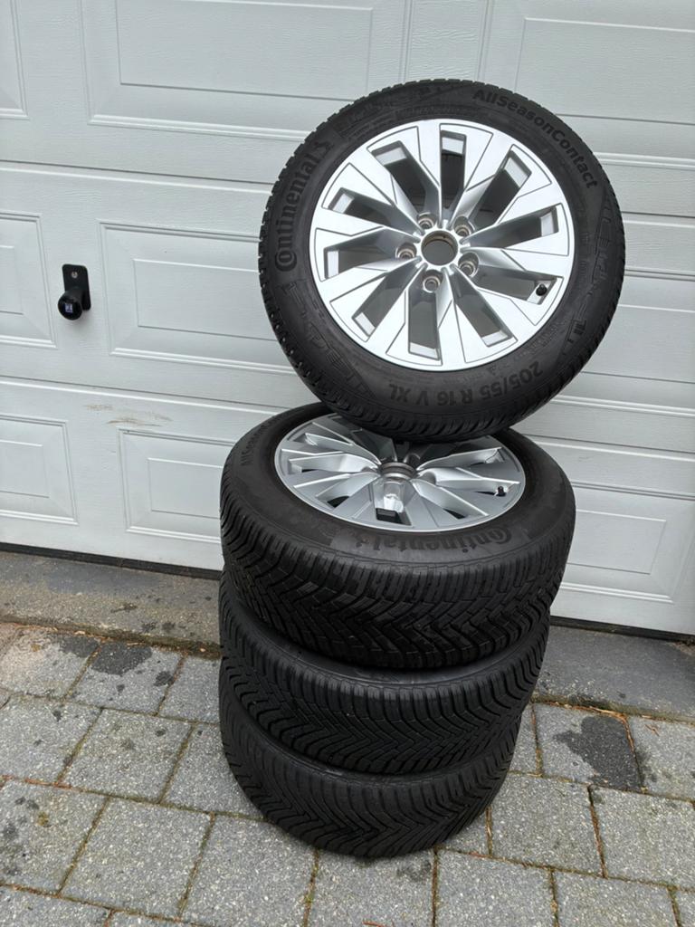 Audi A3 wielen met all season banden, Auto-onderdelen, Ophalen, Gebruikt, 16 inch, Banden en Velgen