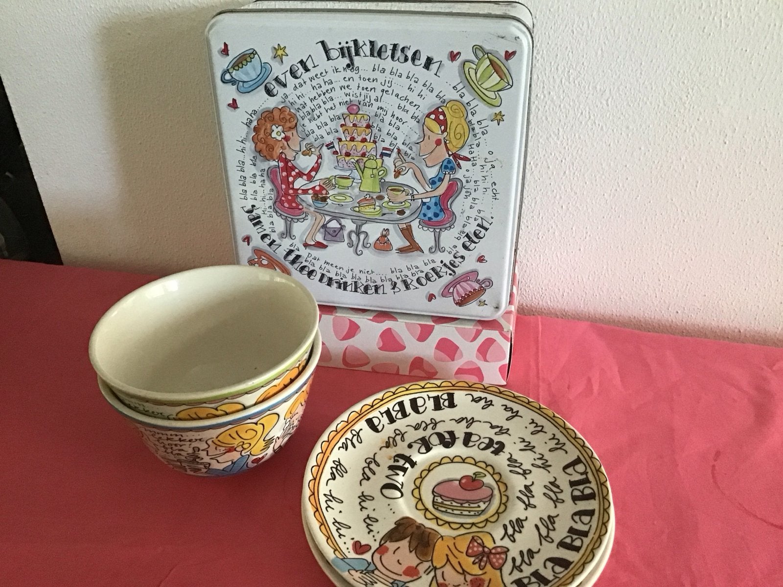Blond Amsterdam servies met 'Even bijkletsen' trommel, Gebruikt, Keramiek, Ophalen of Verzenden, Kom(men)