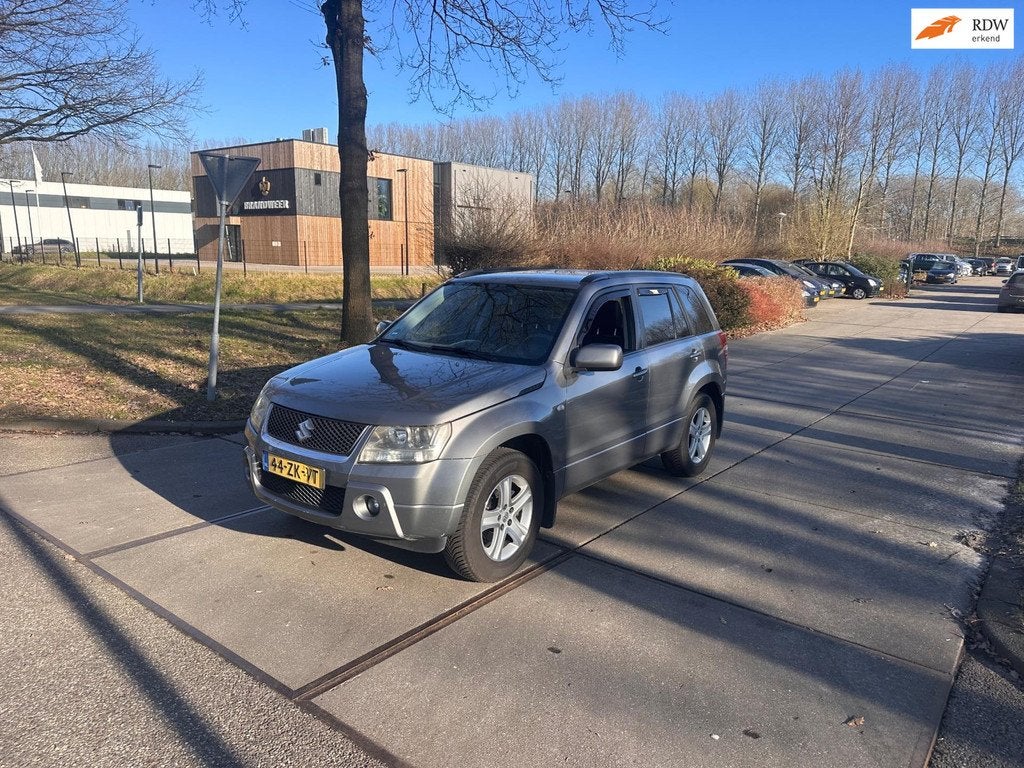 Suzuki Grand Vitara 2.0-16V Exclusive LPG.Clima.4X4.4X4, Auto's, Suzuki, Bedrijf, Te koop, Grand Vitara, 4x4, ABS, Airbags, Airconditioning