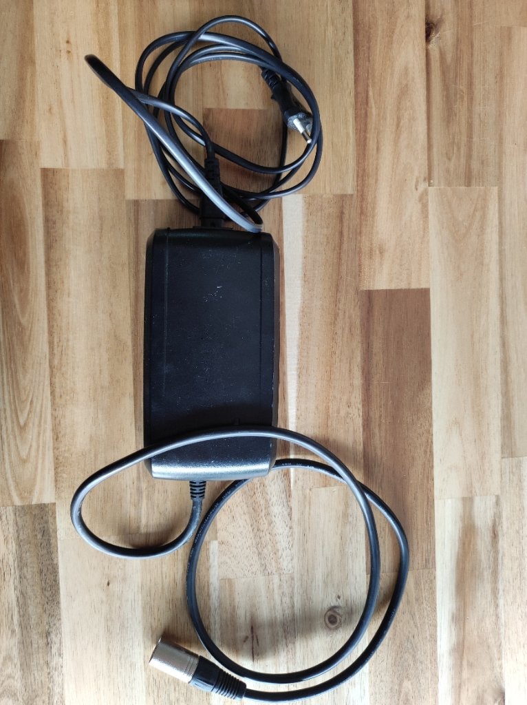 Giant fietsaccu oplader (GLI180A), Ophalen of Verzenden, Zo goed als nieuw
