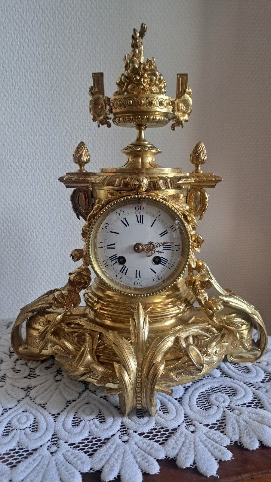 Antieke Franse Vergulde Bronzen Mantelklok, Antiek en Kunst, Antiek | Klokken, Ophalen of Verzenden